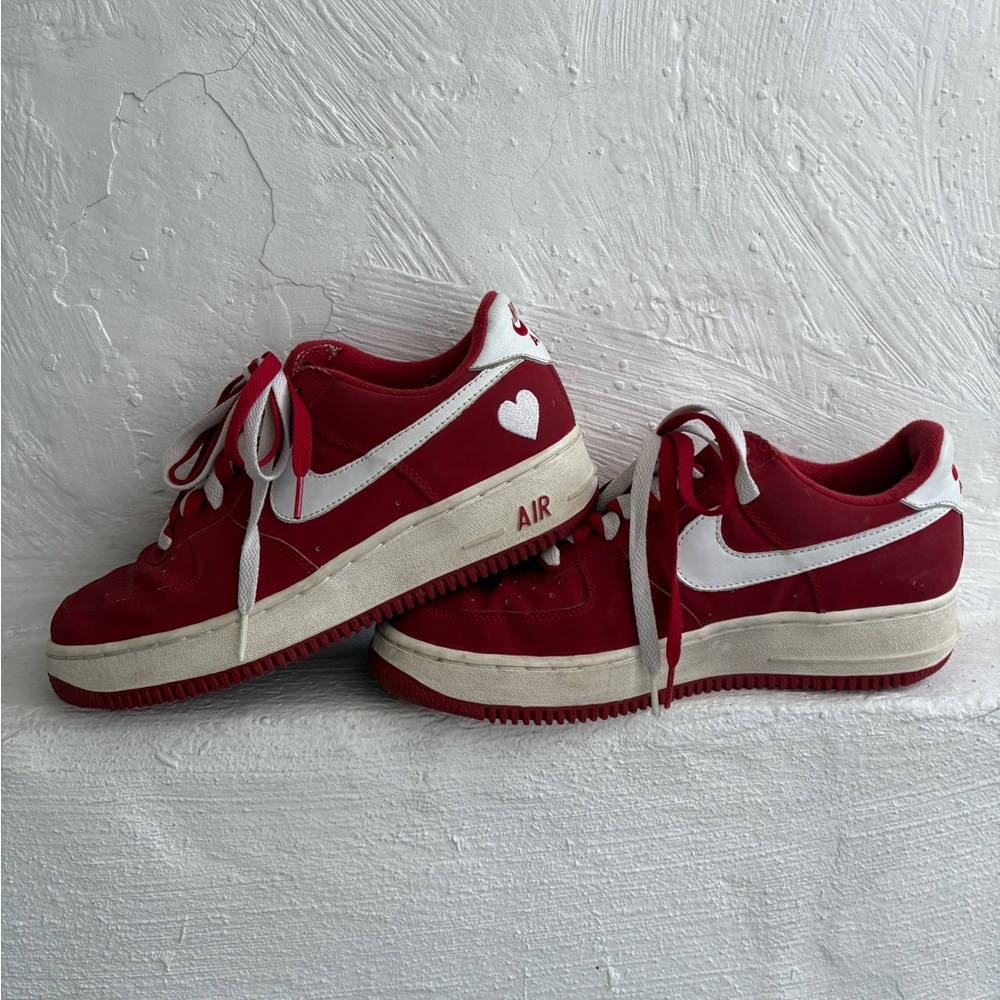 Woman’s Nike Air Force 1 low rare Valentine’s Day 2003 sneakers - Picture 6 of 9